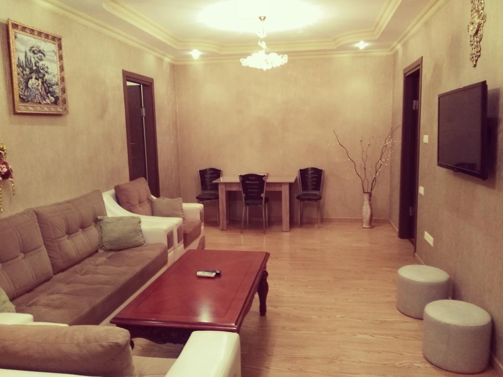 Tamar'S Apartment On Inasaridze 7A Батуми Экстерьер фото